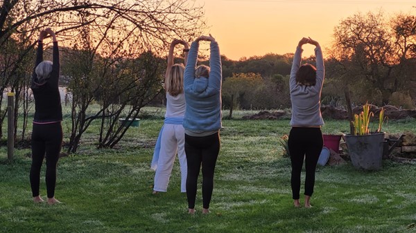 Le yoga de Fanny - Retraite Yoga Detox - Cours de Yoga - Séance de yoga